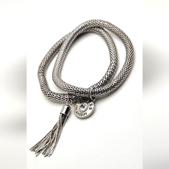 ๐ข3/$19๐ข GUESS Set of 2 Matching Mesh Stretch Silver Bracelets - Picture 6 of 7
